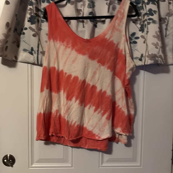 pink and white tank top - Picture 2 of 6